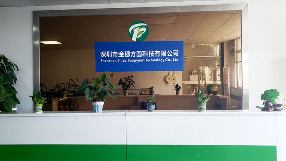 Sistem Sensor Parkir Terbalik dengan Jangkauan Deteksi 0,3m ∼2,3m.